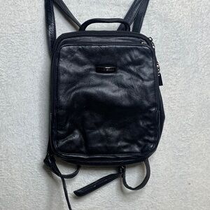 Pelle Studio Black Leather Women's Backpack